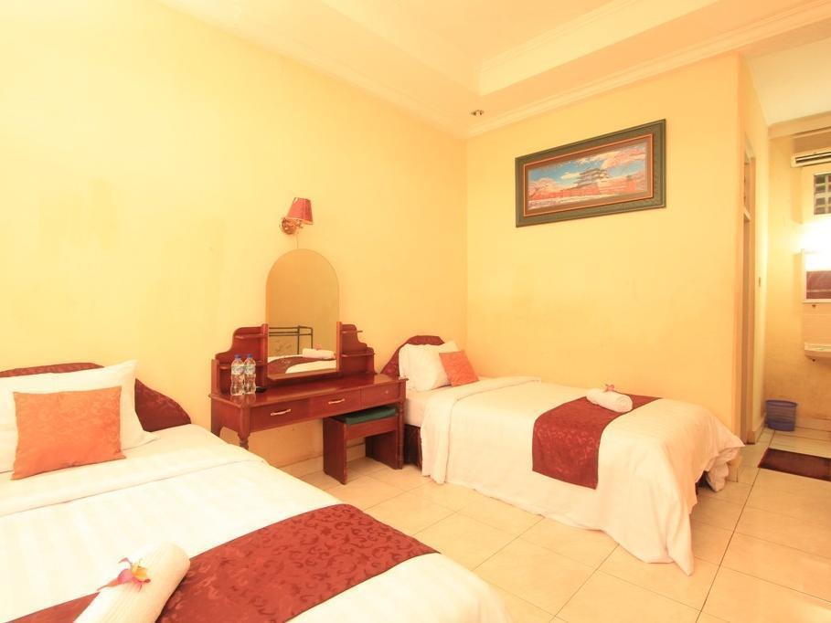 Super Oyo 3261 Hotel Ratu Denpasar Exterior foto